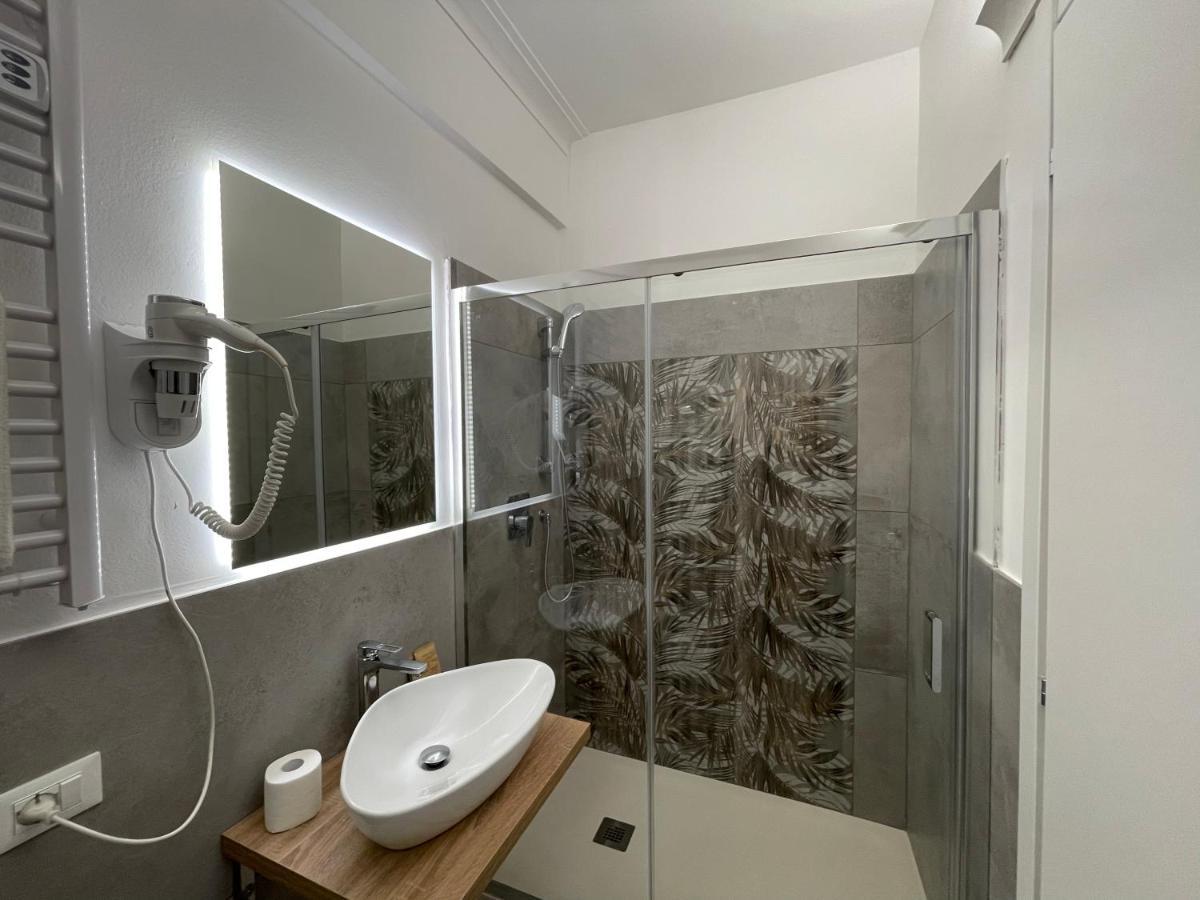 Cavour16 Rent Bedrooms Génova Exterior foto